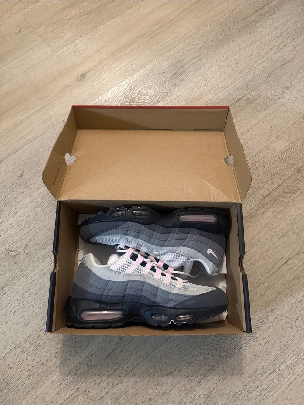 Men’s Nike Air Max 95 (Black/Pink Foam-Gun Smoke) size 10.5 Excellent Condition!